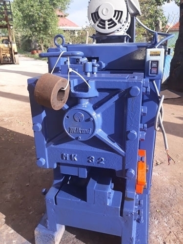 MÁY CẮT SẮT  f32 GIÁ 32.000.000